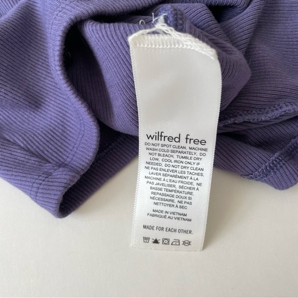 Aritzia Wilfred Free GoTo Cropped Longsleeve in Gd Deep Violet - Picture 7 of 11